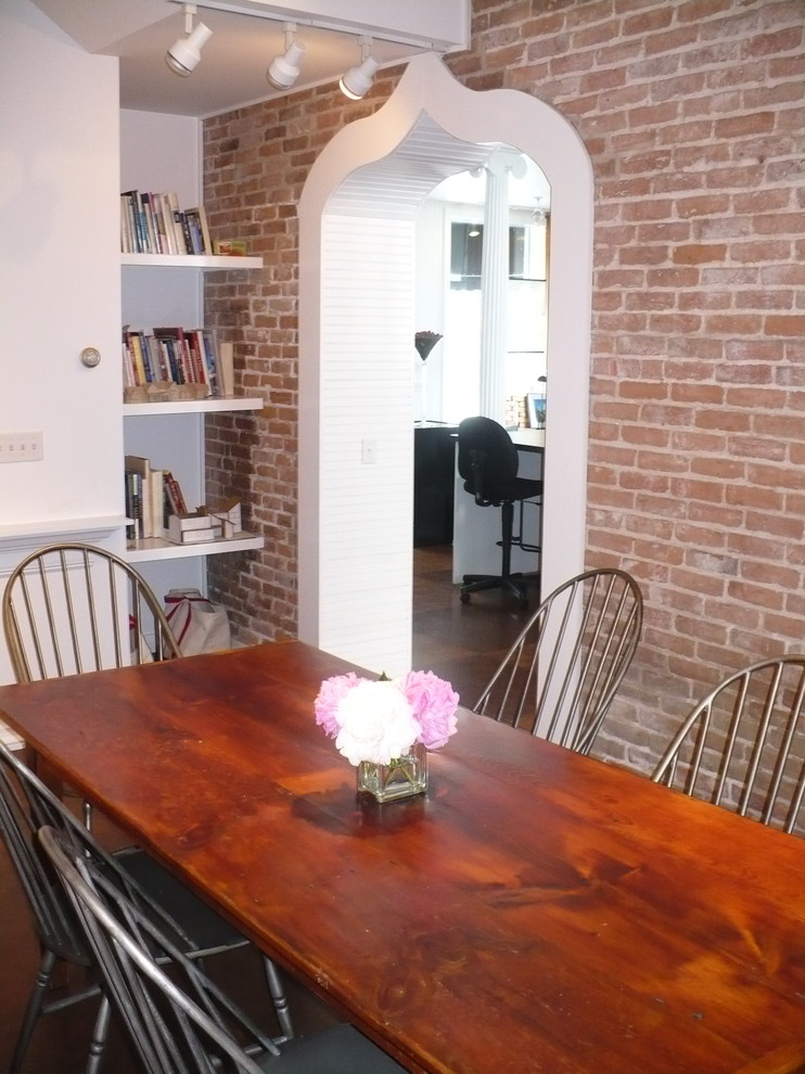 Dining room - transitional dining room idea in Boston