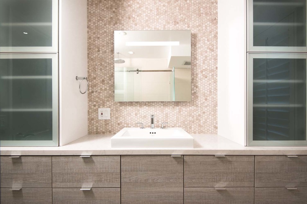 Photo of a contemporary bathroom in San Diego.