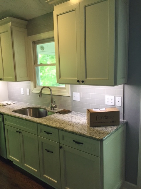 Kitchen - transitional kitchen idea