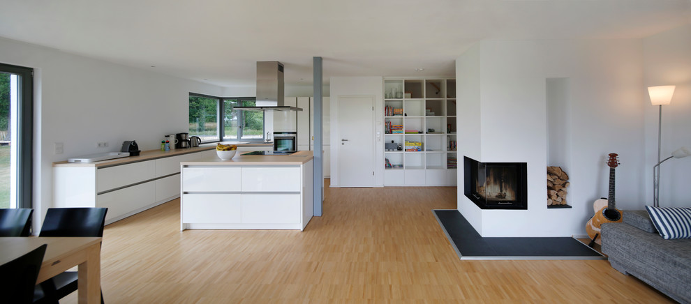 This is an example of a scandinavian kitchen in Hanover.