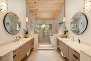 7 New Bathrooms With a Low-Curb Shower (7 photos)