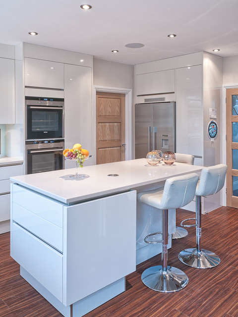 White Gloss Compact Kitchen modern-koek