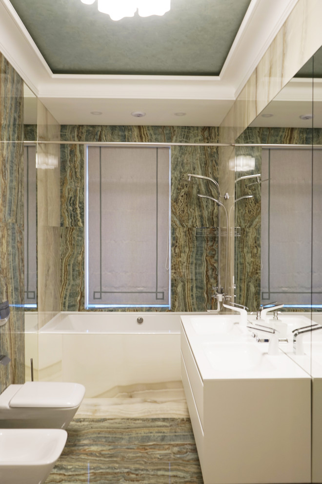 Фото готового интерьера. Второй этаж загородного дома, пространство спален в дом