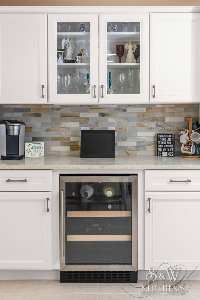 Example of a transitional kitchen design in Orlando