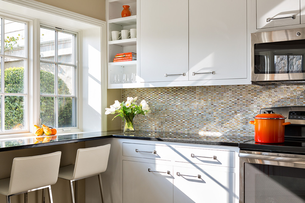 Inspiration for a transitional kitchen remodel in New York