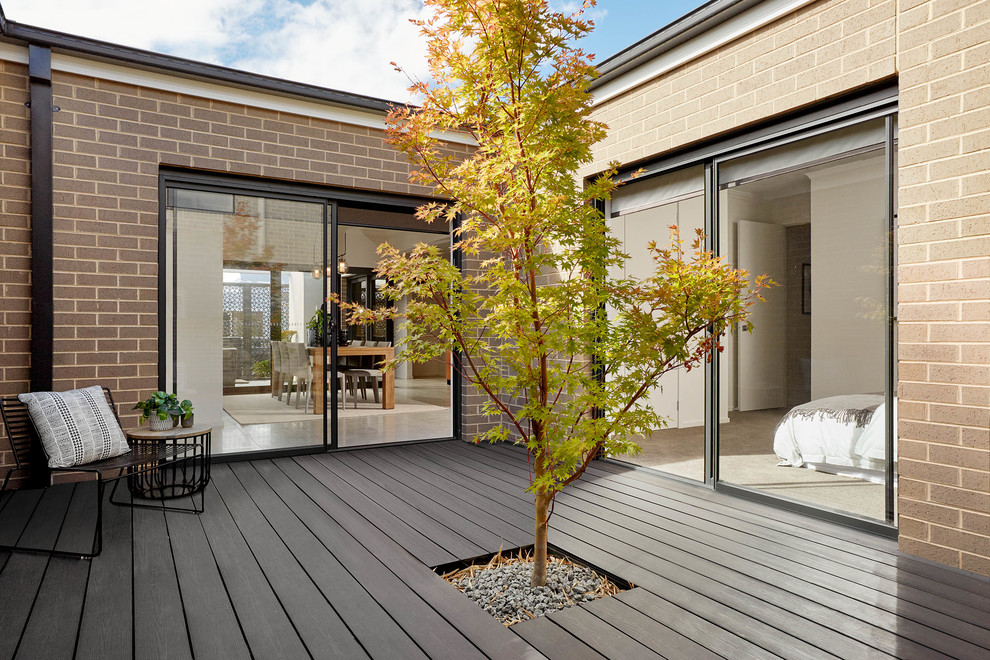 Contemporary patio in Melbourne.