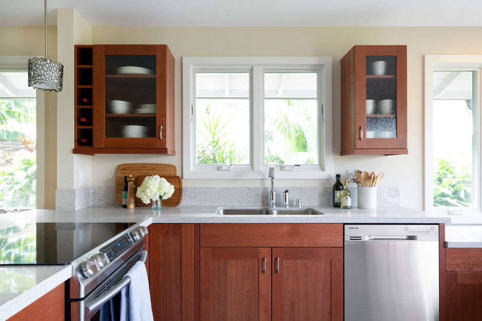 Inspiration for a transitional kitchen remodel in Hawaii