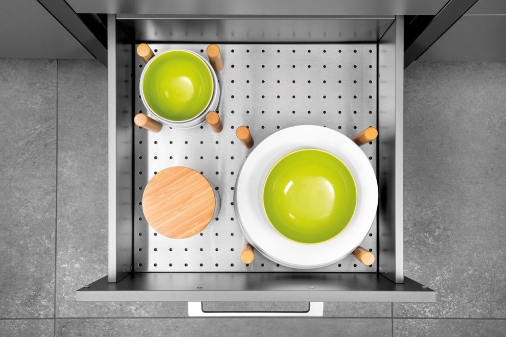 Kitchen - kitchen idea in Calgary