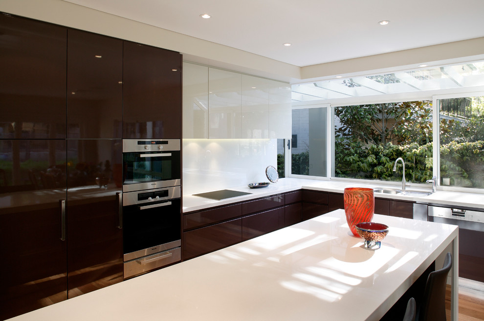 シドニーにある高級な中くらいなコンテンポラリースタイルのおしゃれなキッチンの写真
