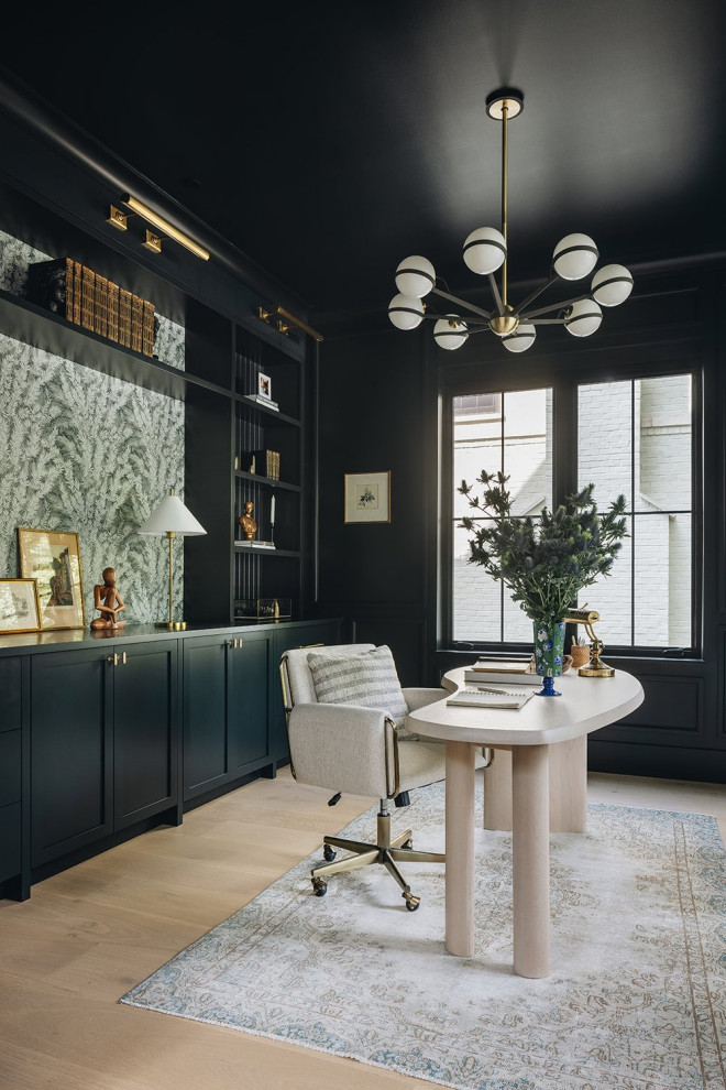 Home office - transitional home office idea in Chicago