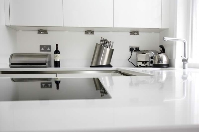 High Gloss white kitchen By LWK Kitchens London modern-kitchen