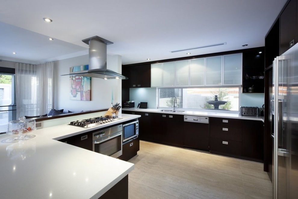 Photo of a modern kitchen in Perth.