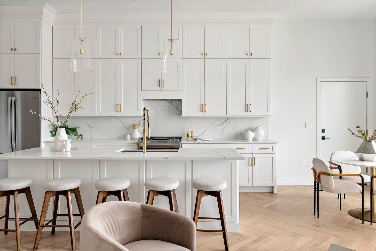 Kitchen - kitchen idea in Boston