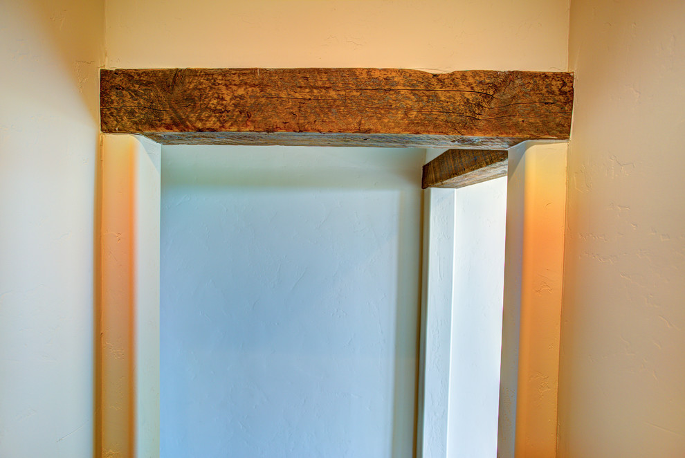 Hallway - rustic hallway idea