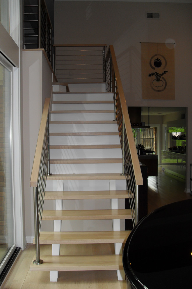 Design ideas for a contemporary staircase in Dallas.