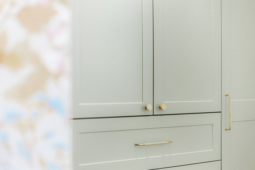 This is an example of a contemporary kids' room in Sydney.