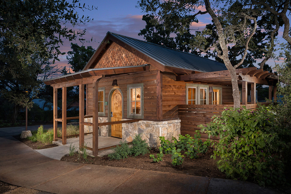 Example of a mountain style entryway design in Austin