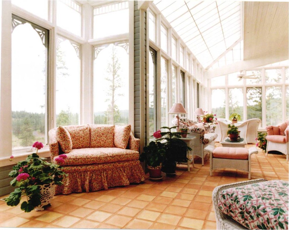 Traditional sunroom in Seattle.