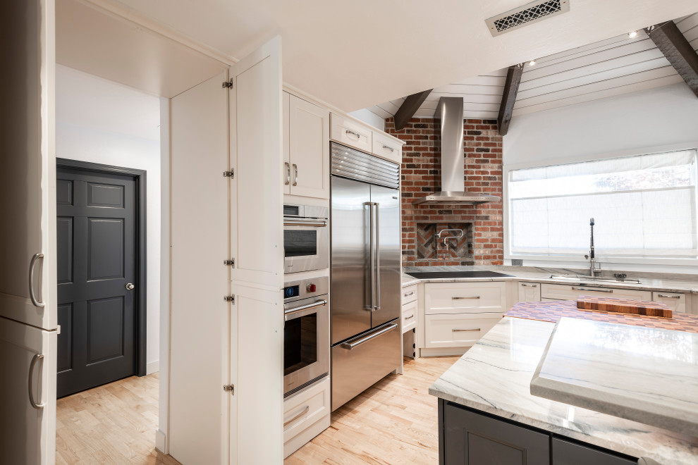 Inspiration for a transitional kitchen remodel in Phoenix