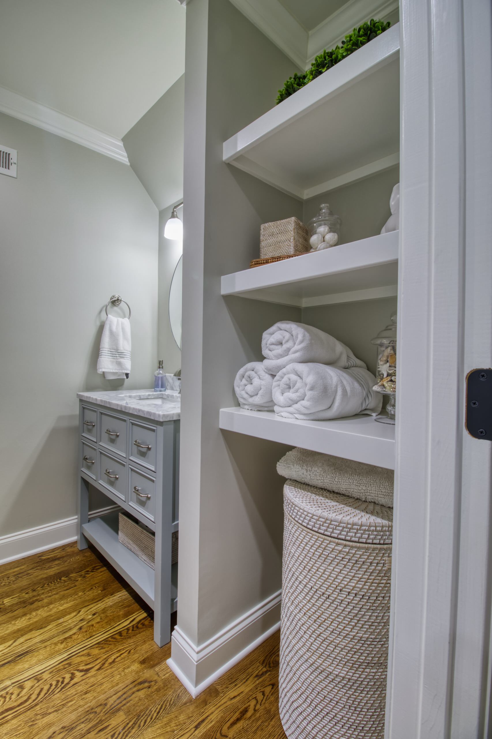 Bellevue Kitchen, Scullery, multi bath and LR refresh