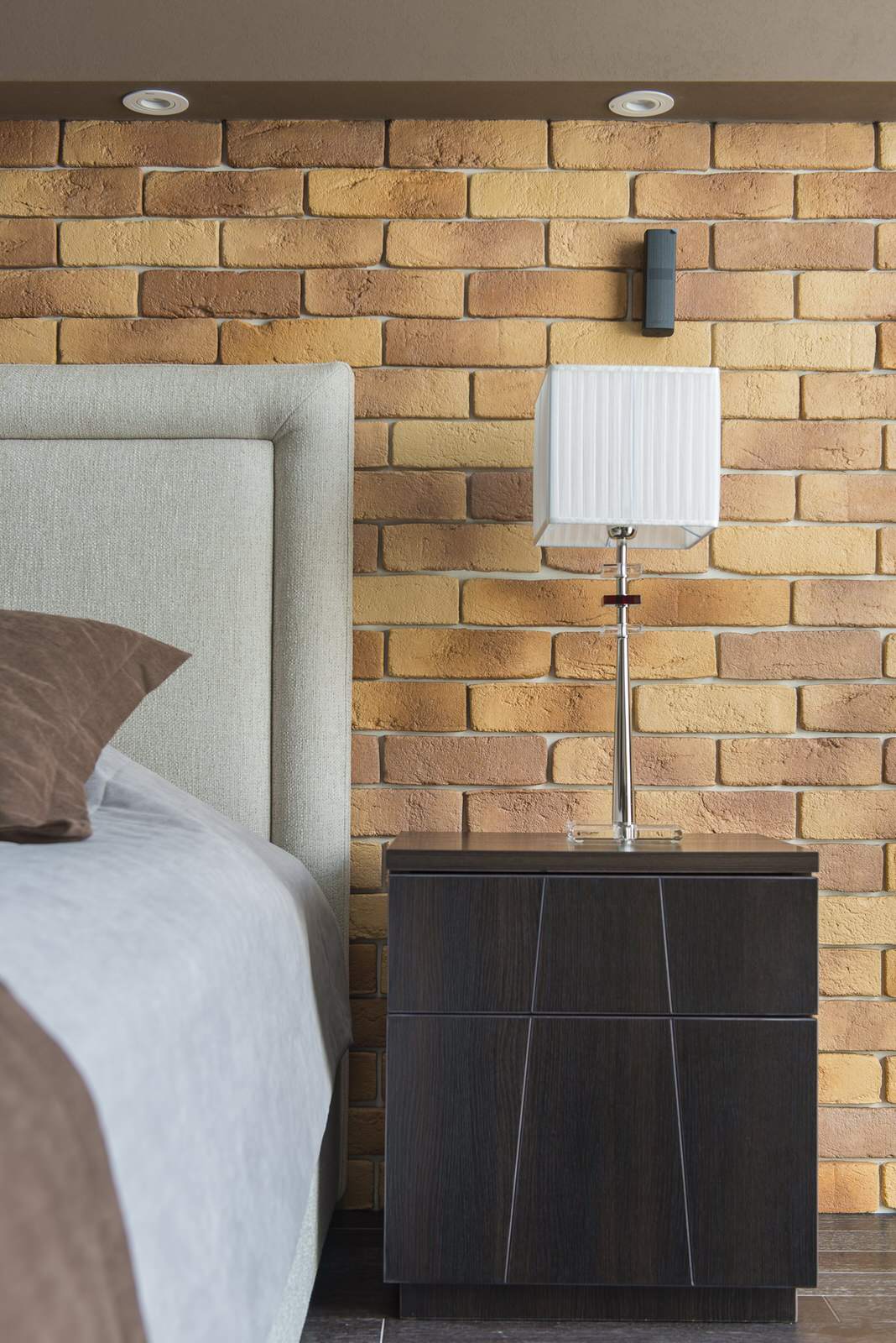 Частная квартира для него