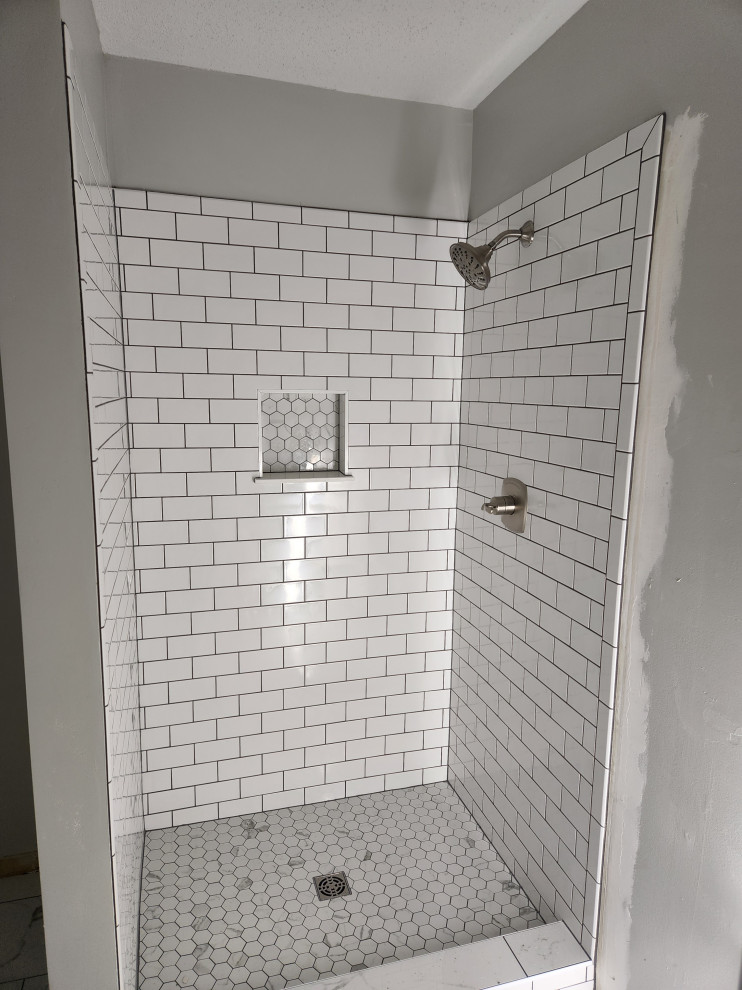 Bathroom - transitional bathroom idea