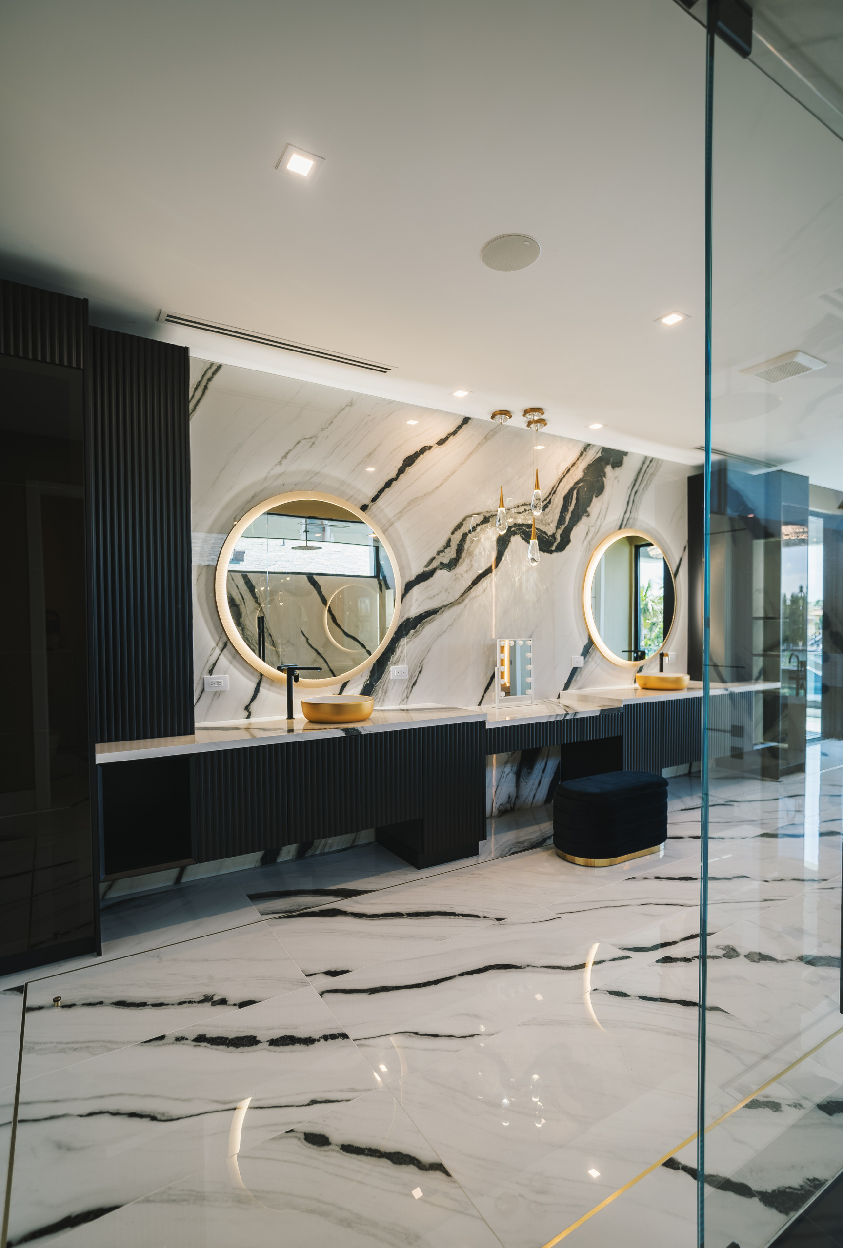 Double the Style: Fort Lauderdale Bathroom Double Sinks & Vanity Cabinetry