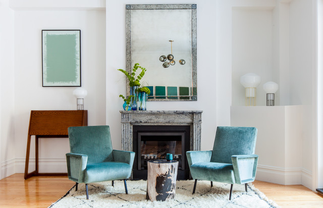 Tailored Simplicity for a Bright Chelsea Duplex nyklassisk-vardagsrum