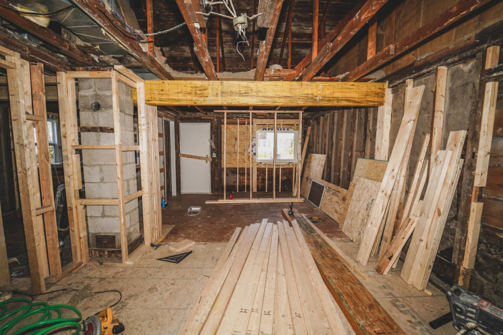 Trendy home design photo in Toronto