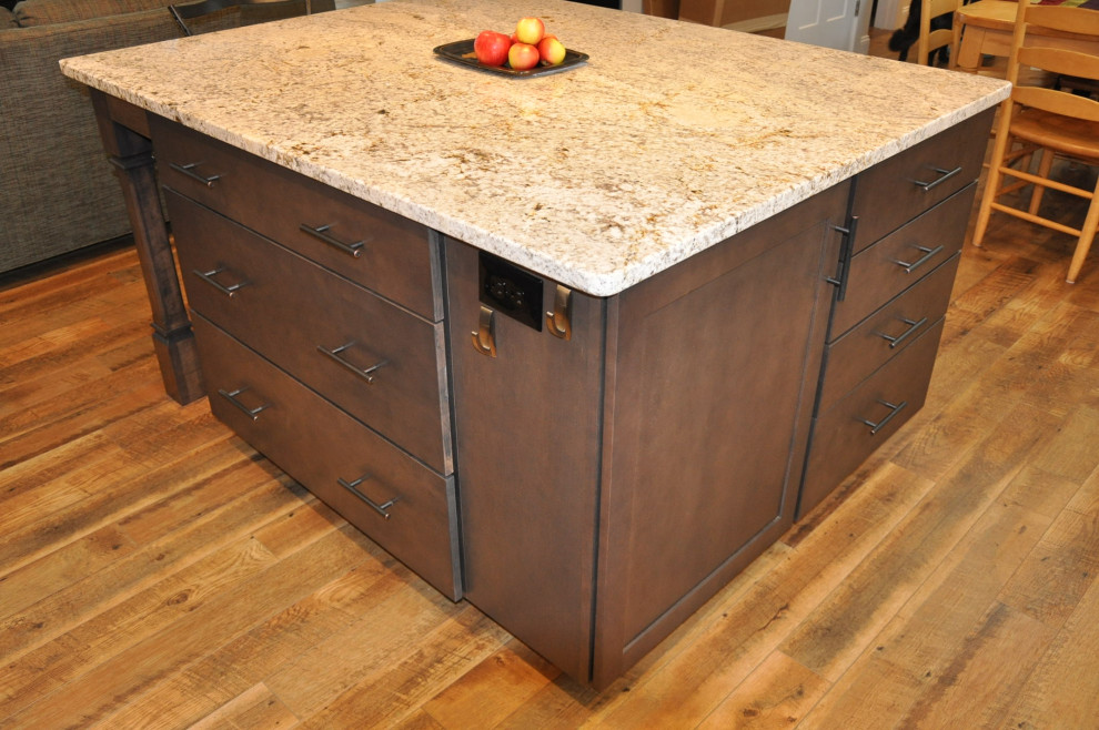 Home design - transitional home design idea in Boston
