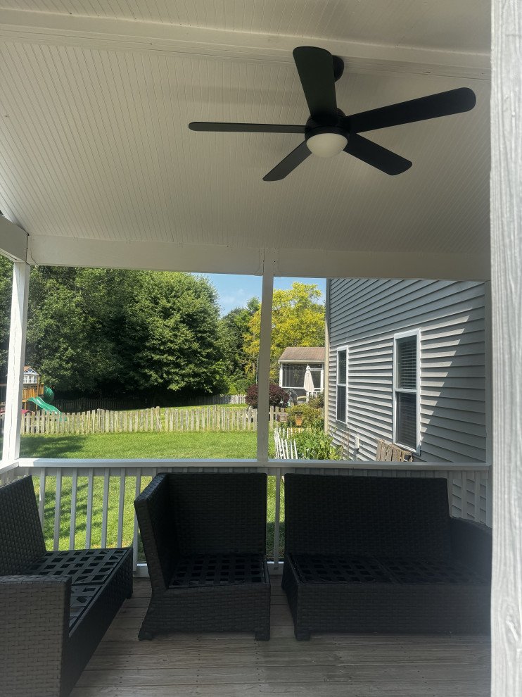 Sweet Briar North Screened in Porch