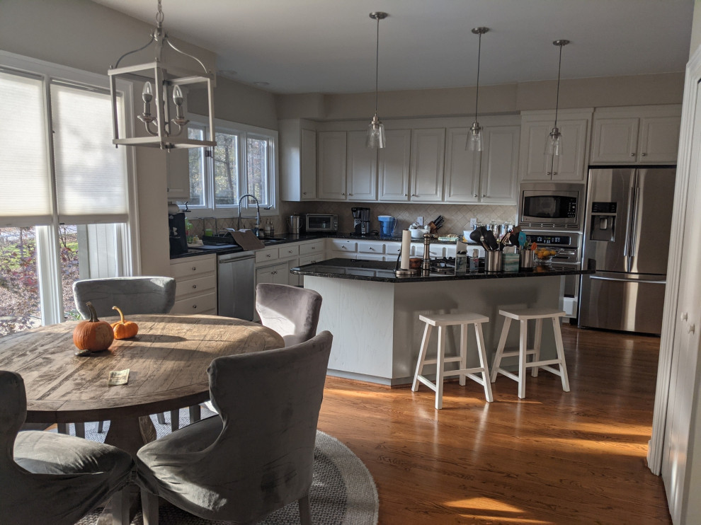 N. Raleigh Kitchen & Dining Area