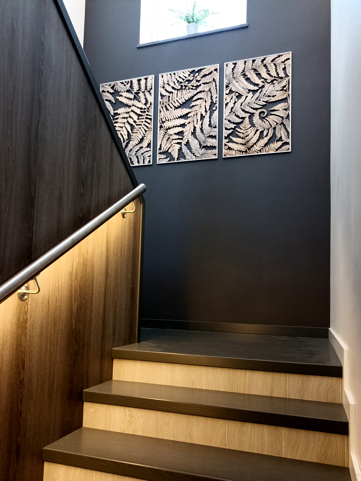 Декор на лестницу: триптих «Папоротник»