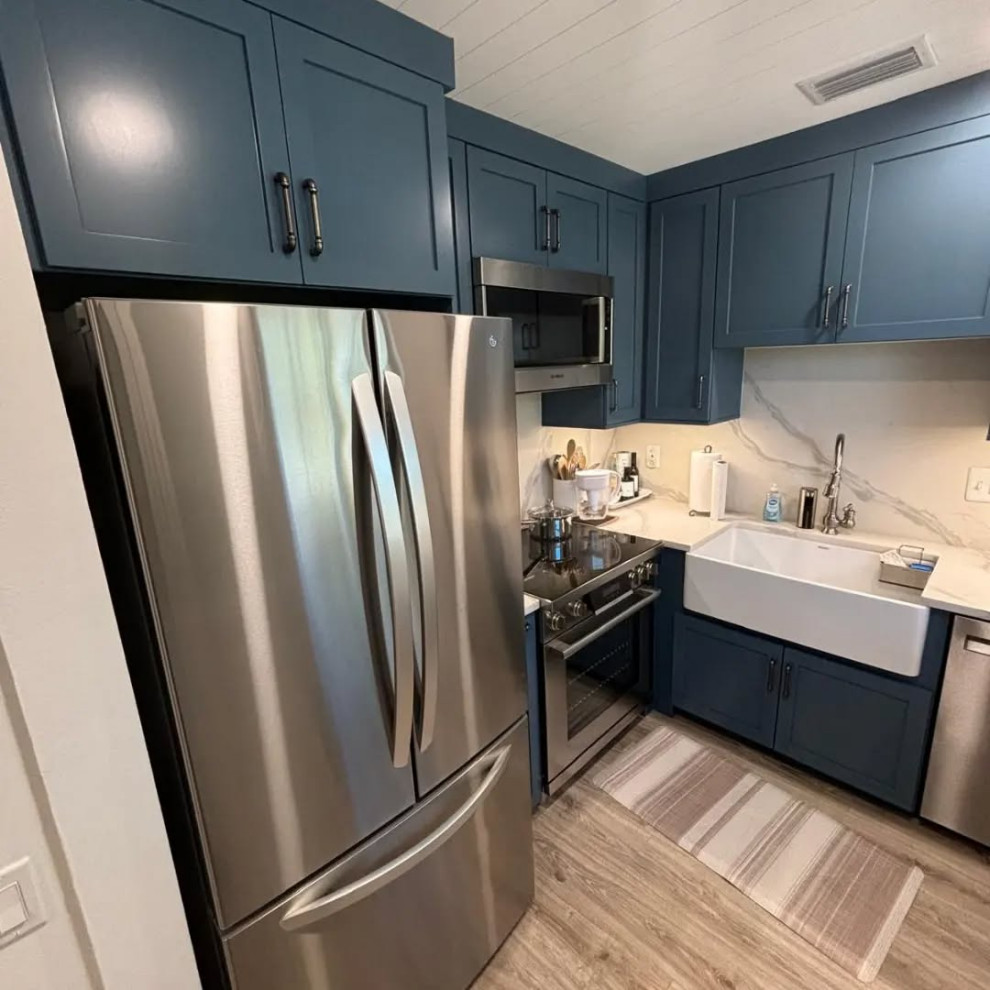 Small Vista Condo Kitchen