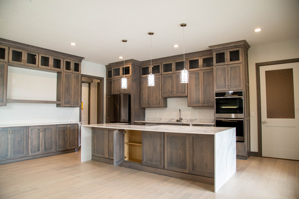 Example of a minimalist kitchen design in Indianapolis