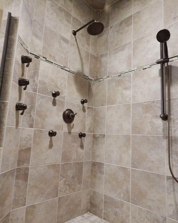 Home design - rustic home design idea in Omaha