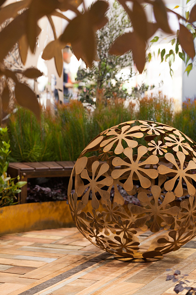 Backyard Garden Sculptures (metal art) - Mediterranean - Landscape
