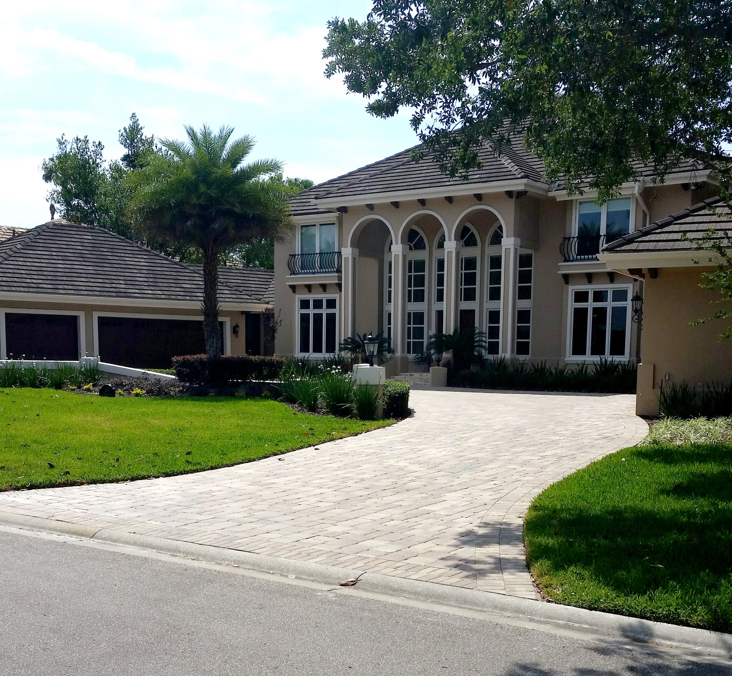 Half Circle Driveway - Photos \u0026 Ideas | Houzz, image size:2560x2364