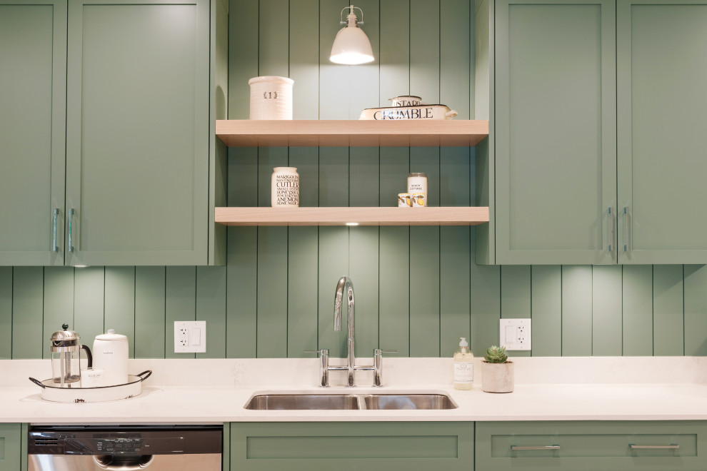 Example of a transitional home design design in Vancouver
