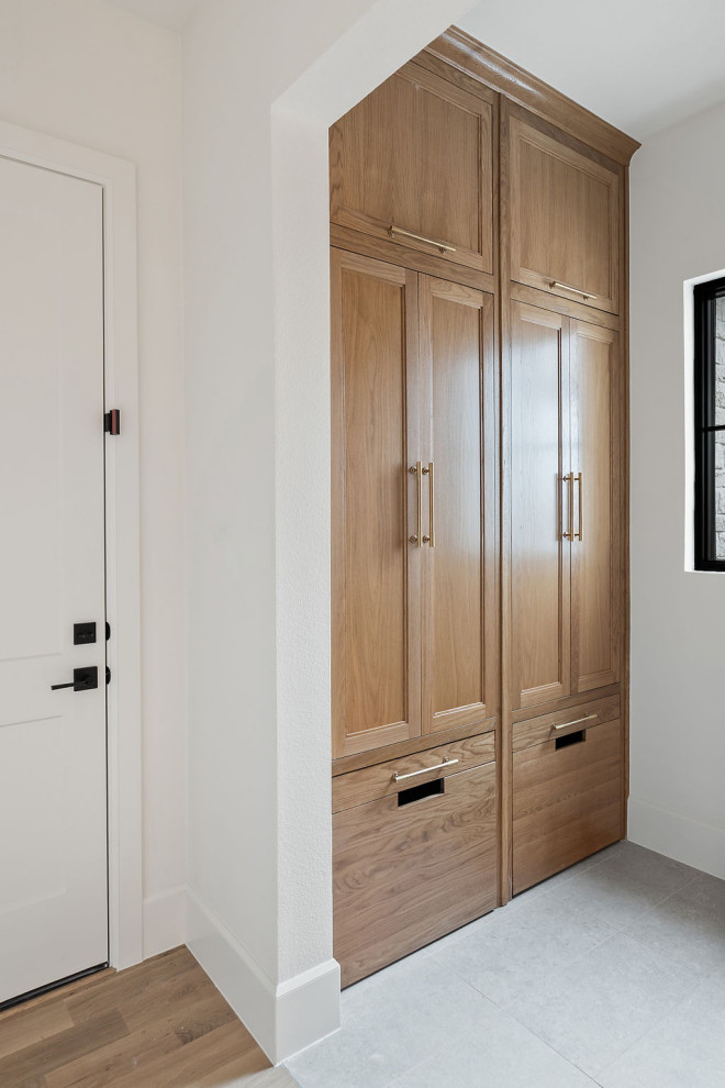 Inspiration for a transitional entryway remodel in Dallas