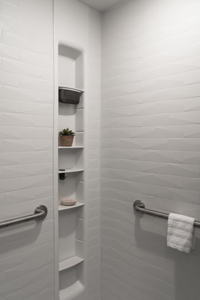 Inspiration for a transitional home design remodel in Columbus