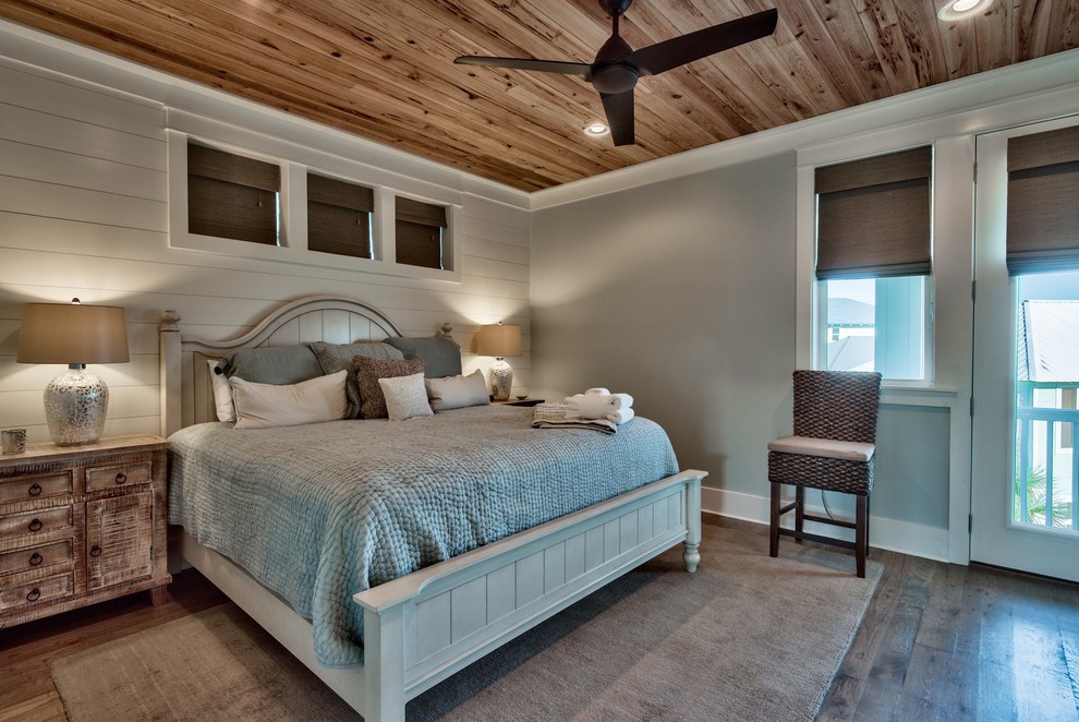 Home design - transitional home design idea in Miami