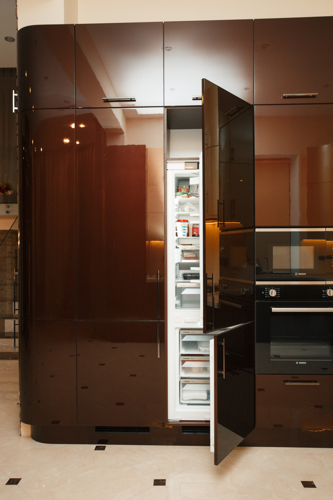 Радиусные фасады, супер-глянец