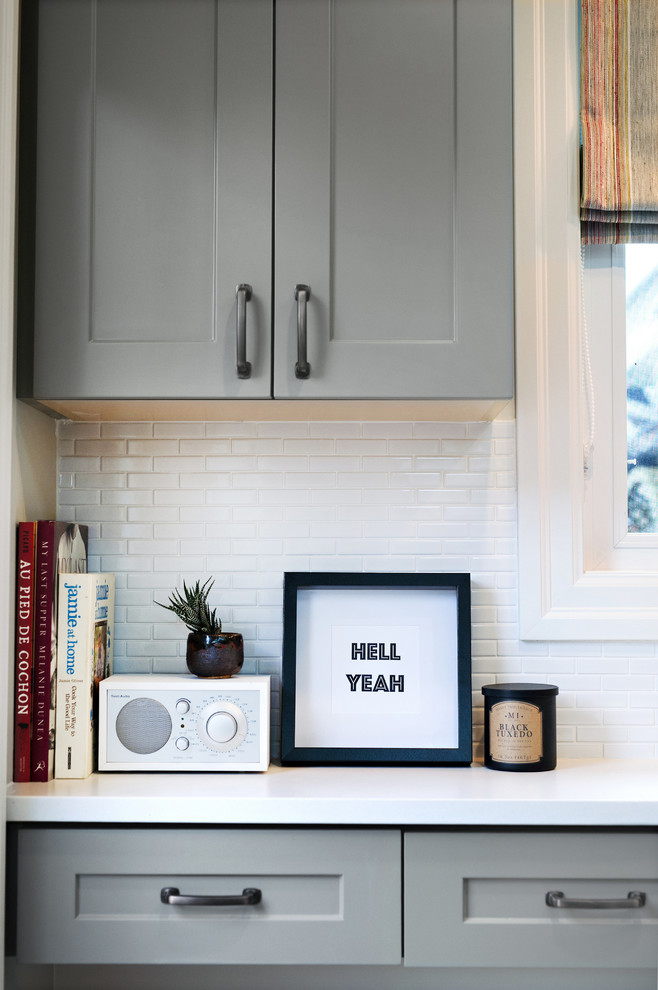 Inspiration for a transitional home design remodel in Toronto