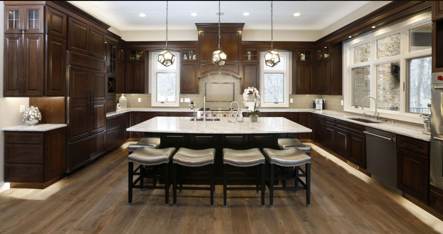 Example of a transitional kitchen design in Cedar Rapids