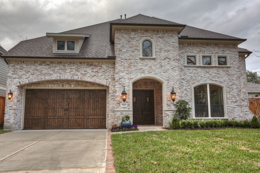 Transitional exterior home idea in Houston