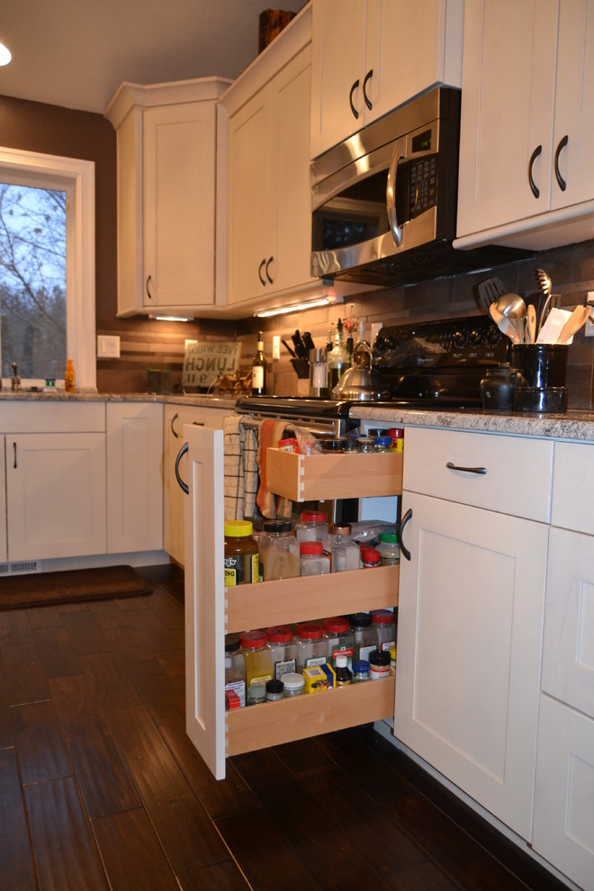 Kitchen - transitional kitchen idea in Seattle