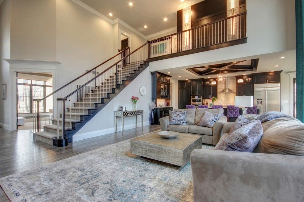 Inspiration for a transitional home design remodel in Chicago