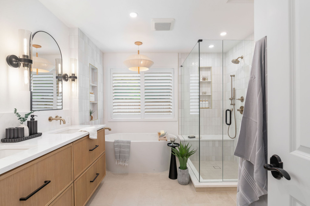 Transitional bathroom photo in Seattle