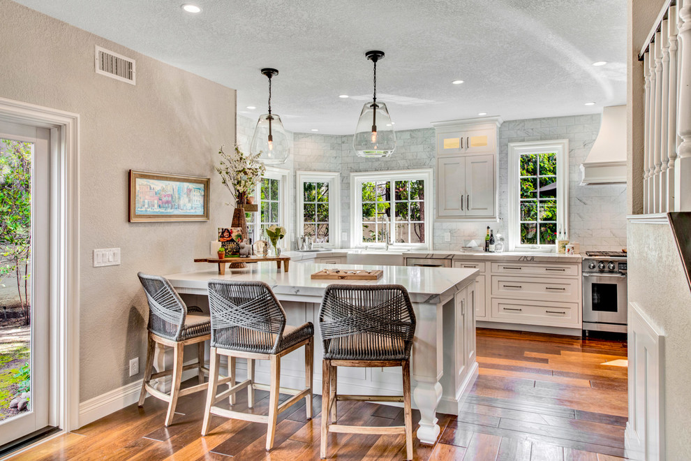 Kitchen - kitchen idea in Orange County